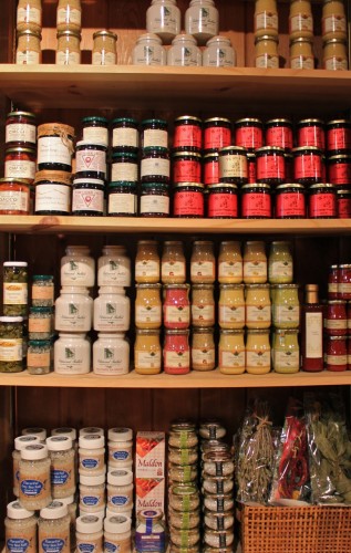 darien cheese condiments