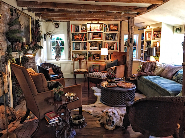 Library in designer Lisa Hilderbrand's antique Connecticut house