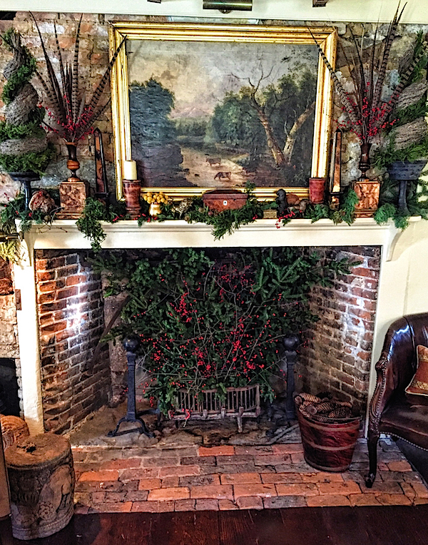 Library in designer Lisa Hilderbrand's antique Connecticut house