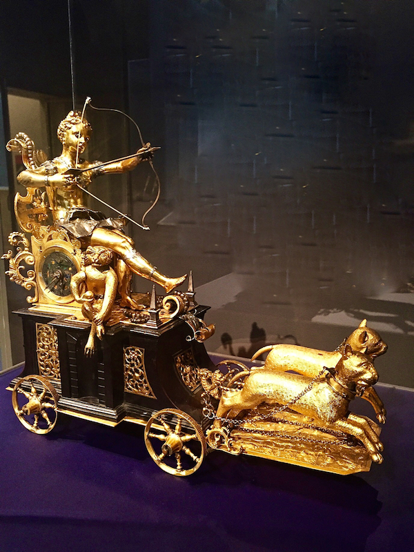 Luxury of time automaton