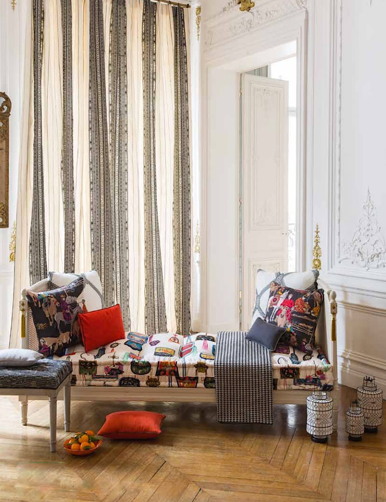 Manuel Canovas black and white Nagar