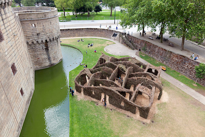 Patrick Dougherty Fit For a Queen, photo Sapristi - Emmanuelle Tranle