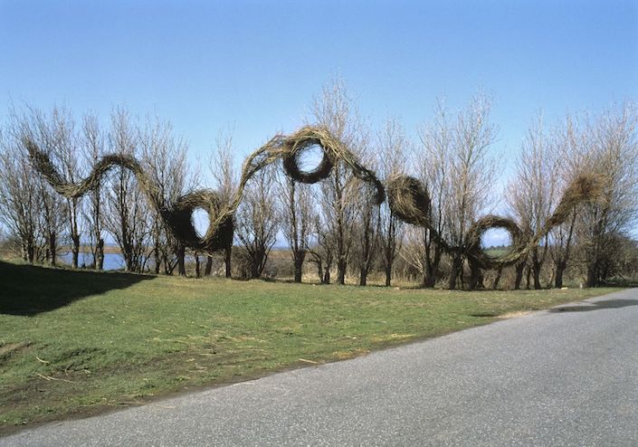 Patrick Dougherty Running-in-circles, photo Hatten 18