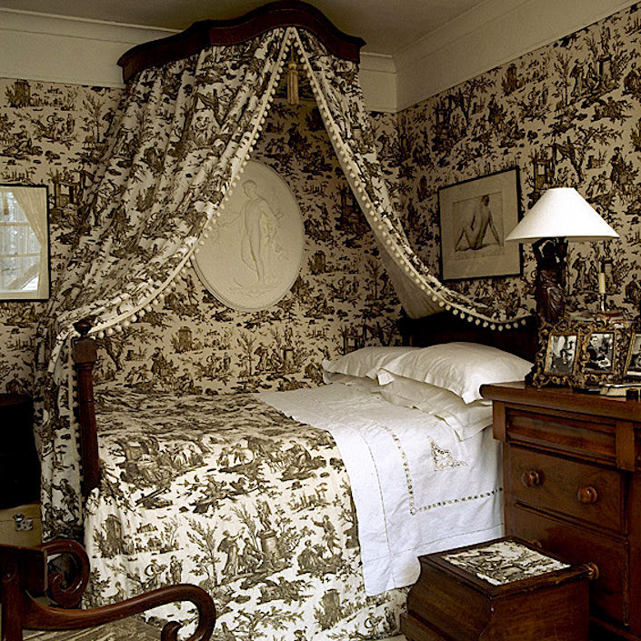 Christopher Moore Cholet toile bedroom