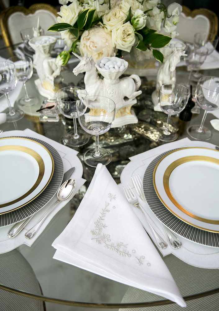 Leontine Linens in Alex Papachristidis Kips Bay dining room-1