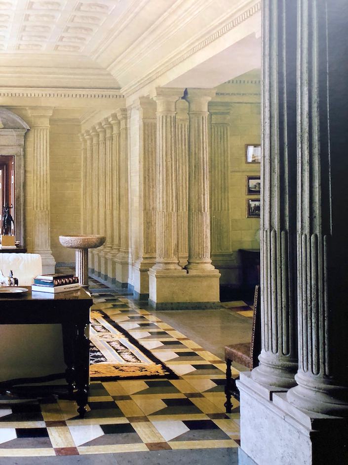 detail of trompe l'oeil in Mongiardino designed apartment