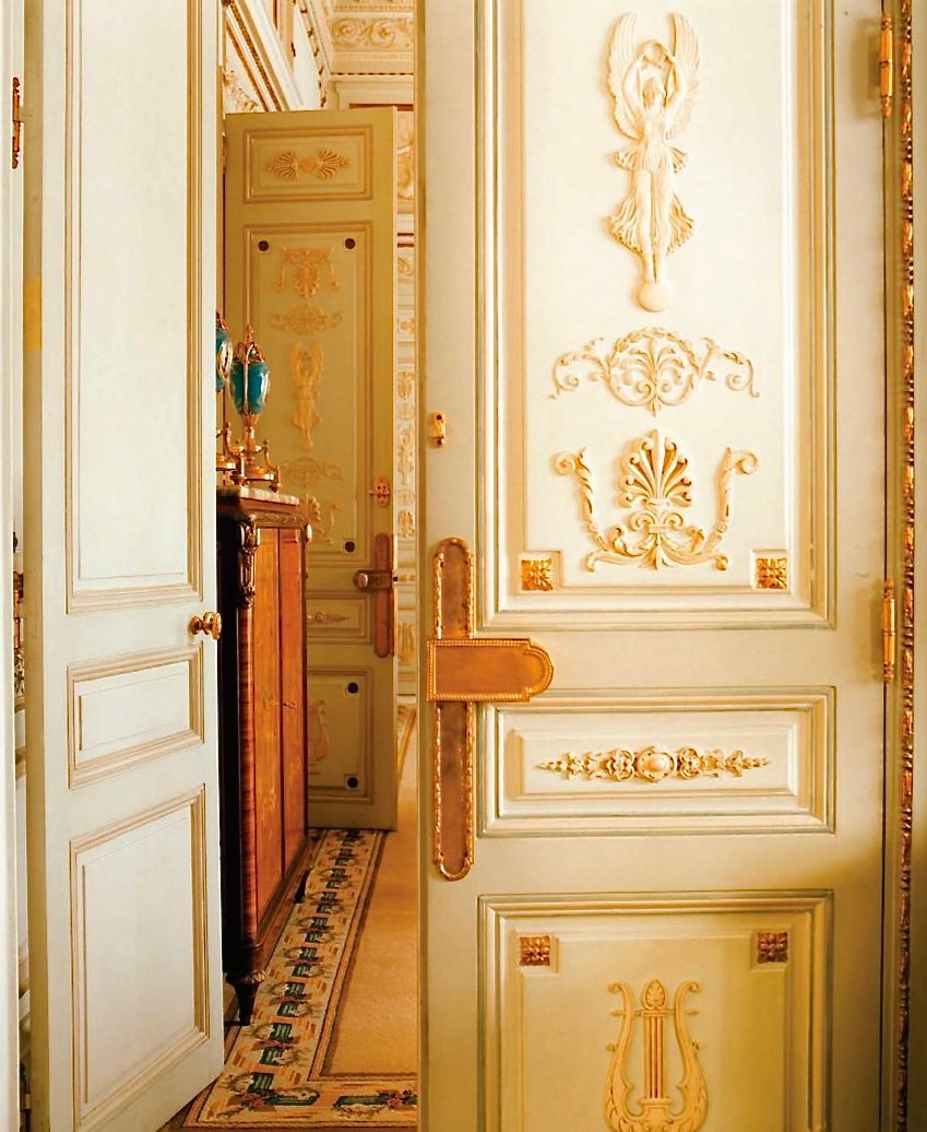 entrance to a Ritz Paris suite, photo Pascal Chevallier:Gamma-Rapha-1