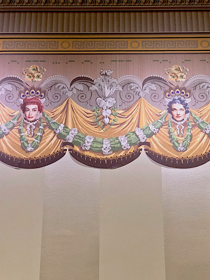 Wallpaper border at Rosario Candela exhibit at the Museum of the City of New York