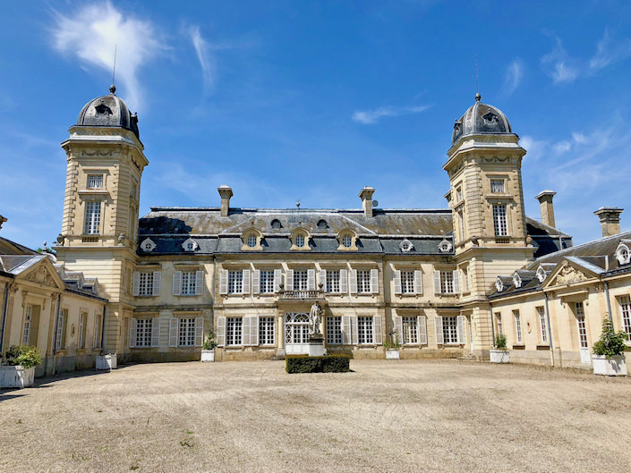 Timothy Corrigan Chateau de la Chevallerie-1