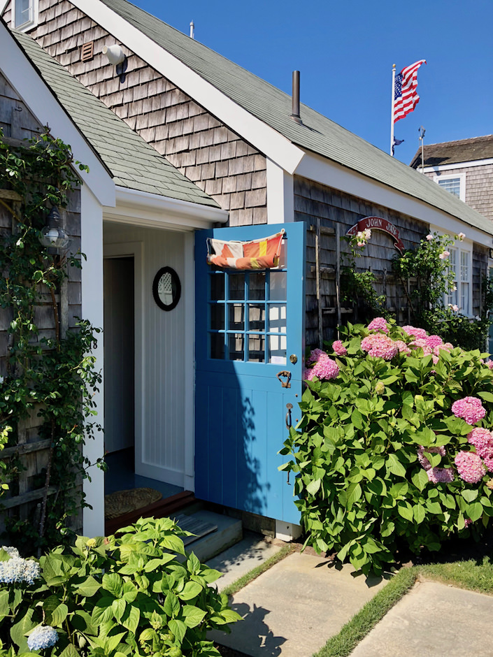 boat house chic by Gary McBournie