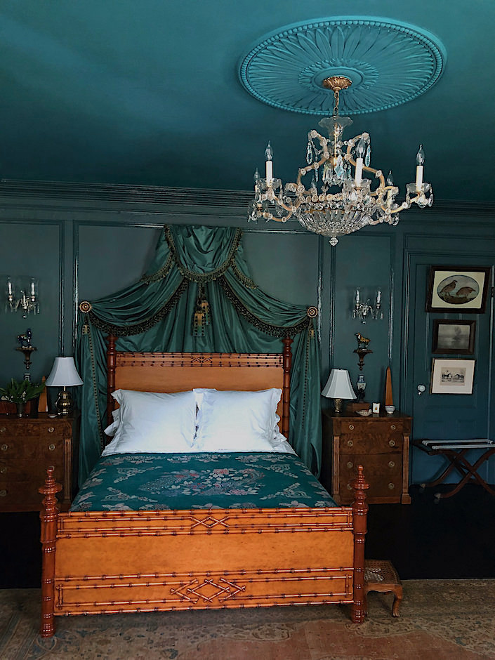 Susan and Will Brinson guest bedroom via Quintessence