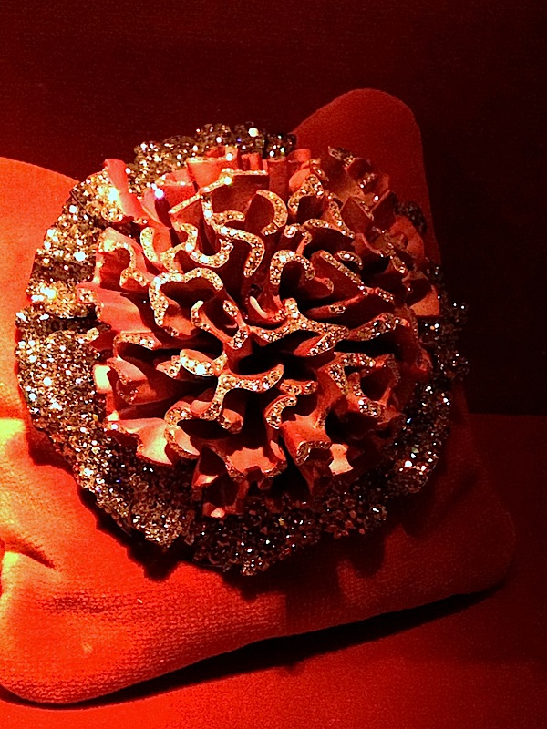 JAR Carnation Brooch, 2011 Sapphires, diamonds, aluminum, silver, gold. JAR