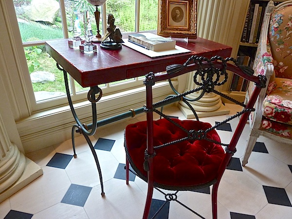 Robert Couturier''s library in Connecticut couturier