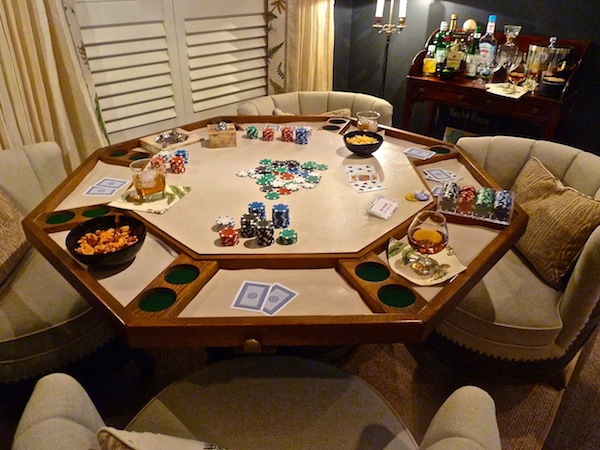 Game table Rooms with a View