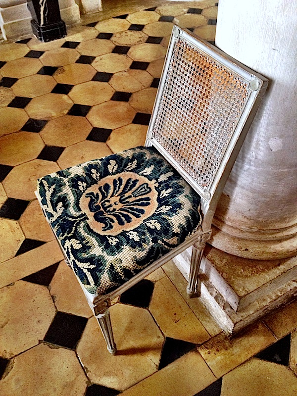 antiques at champ de bataille