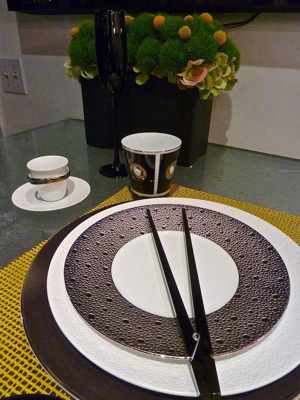 Jennifer Post placesetting at Bilotta Kitchens Art of the Table at Bilotta Kitchens