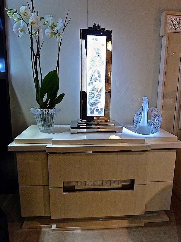 Lalique Maison side table and lamp Lalique Maison