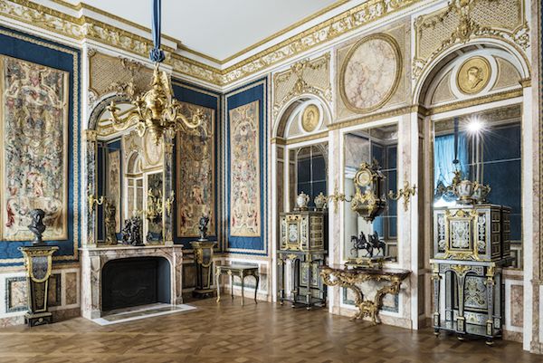Le Bas de Montargis in the galleries of 18th century at the Louvre