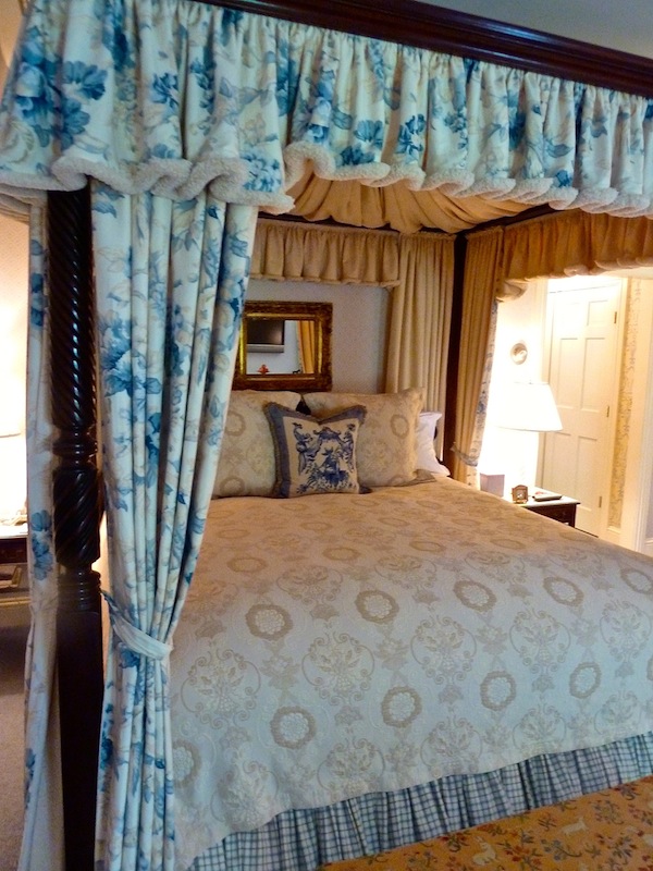 Mayflower Inn bed Mayflower