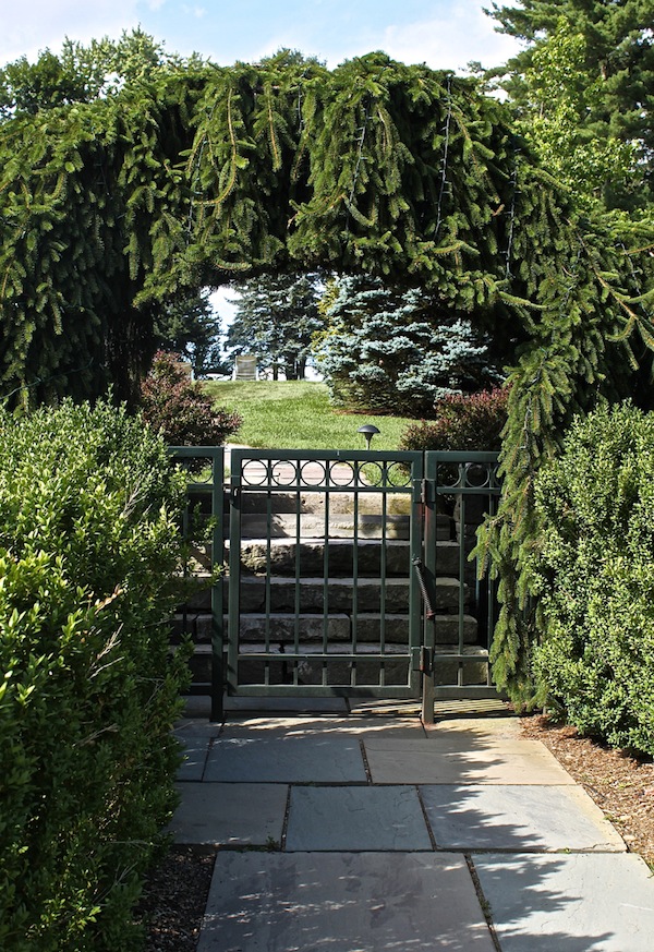 Mayflower Inn gate Mayflower Inn