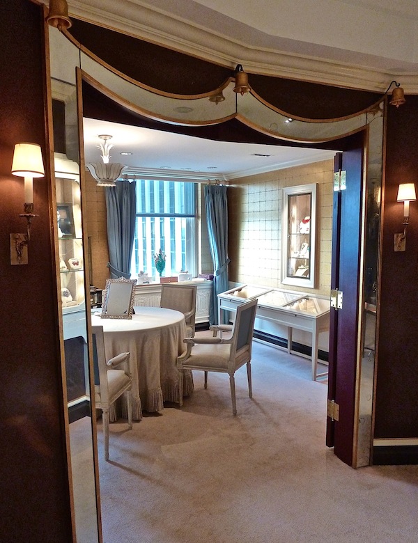 Mirrored doorway Verdura