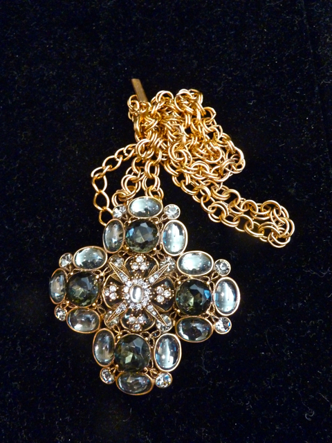 Oscar de la Renta jewelry