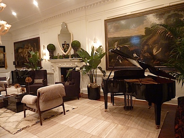 Art at Holiday House