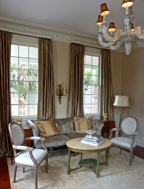 zero george lounge eating in charleston