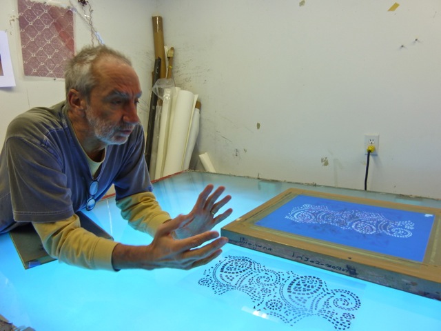Peter Fasano explaining silk screen process Peter Fasano explaining silk screen process at his Great Barrington studio