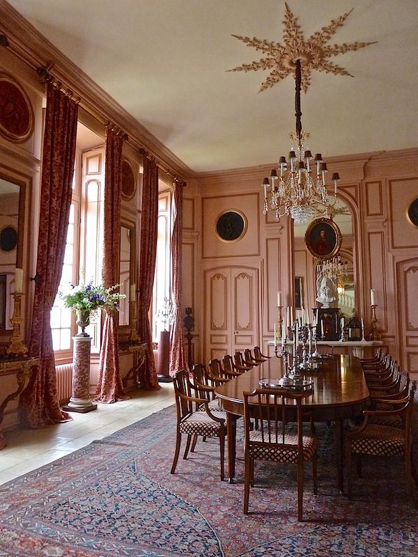 Tim Corrigan Chateau du Grand-Lucé dining room Tim Corrigan Chateau du Grand-Lucé dining room