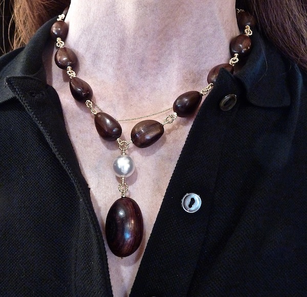 Y necklace in wood, pearl and gold Verdura
