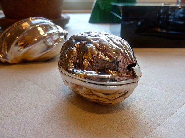 Verdura walnut tape measure Verdura