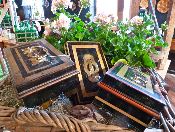 Wind-Rose-antique-cash-boxes