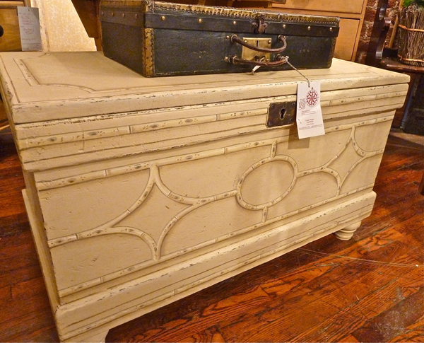 Wind-Rose-hand-painted-antique-trunk