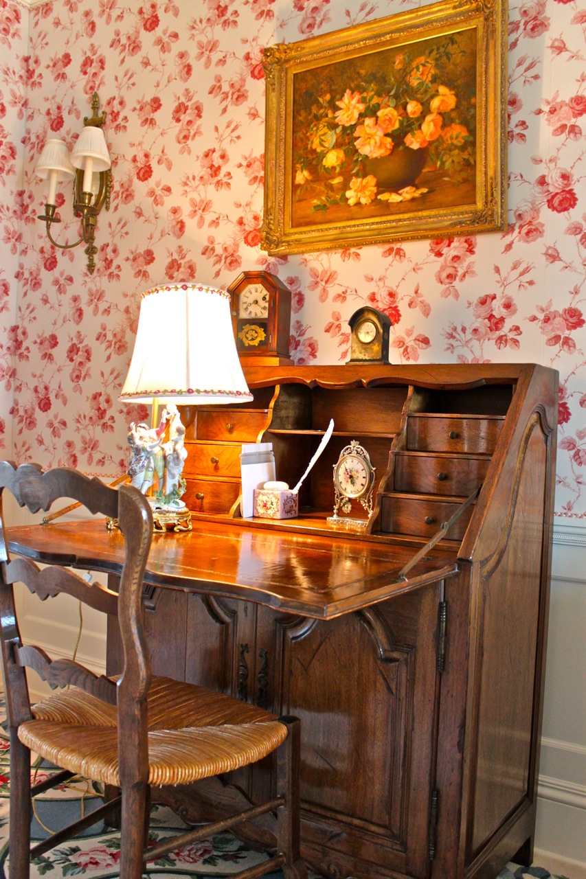 Bedroom desk in Diamond Baratta designed house French country antiques