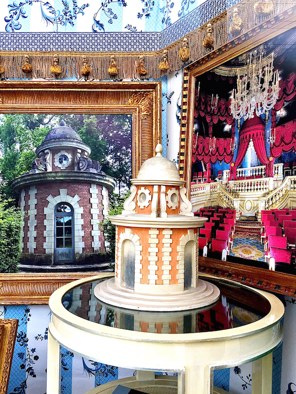 charles de Beistegui window by Tim Corrigan at Legends