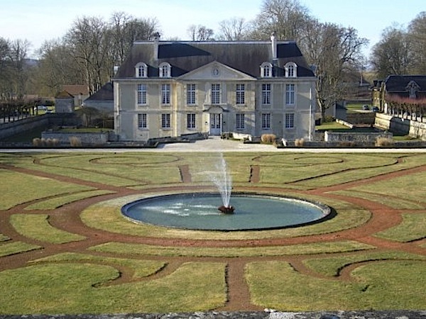 quintessential guide to champagne