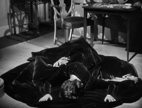 Embroidery on Joan Fontaine's dress in Suspicion