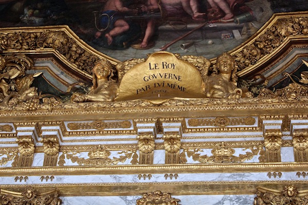 the king rules alone Versailles