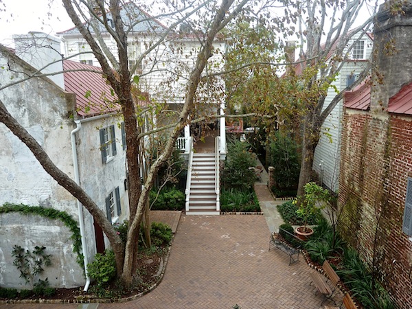 zero george courtyard Eating in Charleston